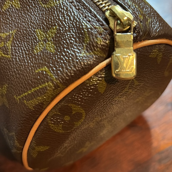 LOUIS VUITTON Vintage Monogram Barrel Bag - Picture 6 of 11